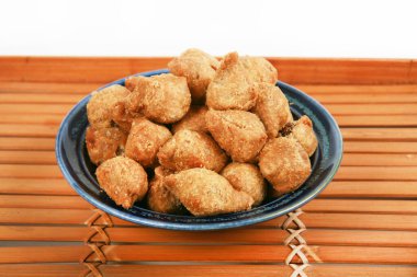 Lezzetli Asya yemeklerinin yakın görüntüsü 