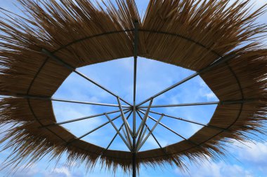 Güzel bir sahil manzarası.