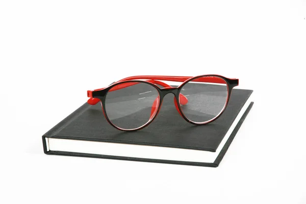 Gafas Cuaderno Sobre Fondo Blanco — Foto de Stock