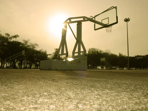 Basketballkorb Auf Der Straße — Stockfoto