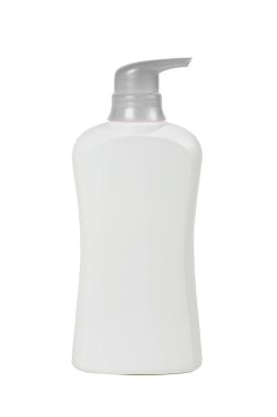 Beyaz arkaplanda izole edilmiş kozmetik şişeler 