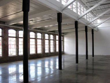 Güneşli endüstriyel Mill Bulding Higlighting tarihi mimarisi