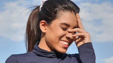 Sevimli kız ve utangaçlık