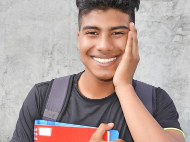 Yakışıklı bir farklı kişi