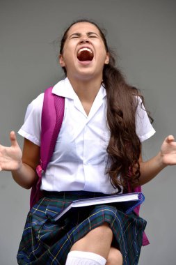 Not defteri ile endişeli kız öğrenci