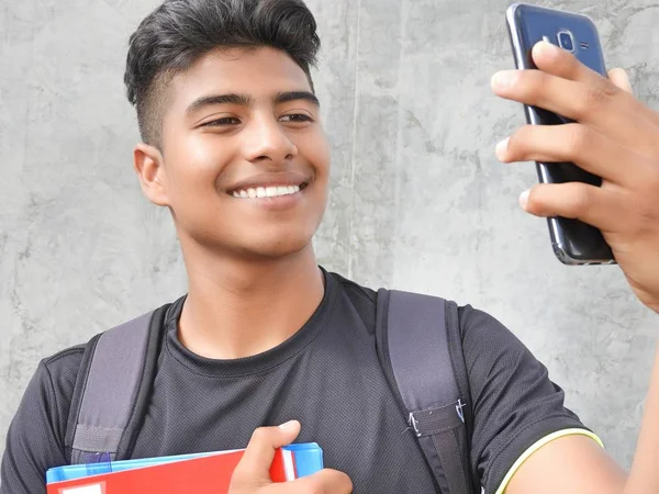 Gut Aussehende Männliche Studenten Selfie — Stockfoto