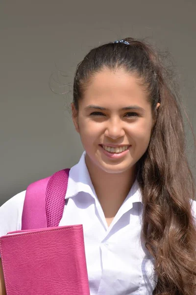 Sorridente Colombiana Scuola Ragazza Studente Adolescente — Foto Stock