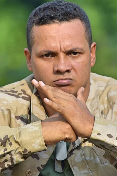 Upprörd Latino Manlig Soldat — Stockfoto
