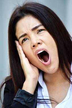 Yorgun bir akıllı kişi