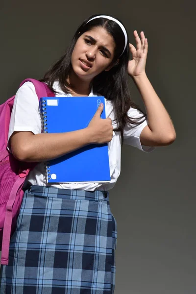 Escuela Católica Colombiana Chica Confusión Usando Uniforme Escolar Con Cuaderno — Foto de Stock