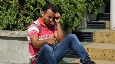 Mutsuz bir genç erkek