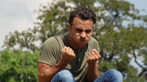 Kolombiyalı erkek ve öfke