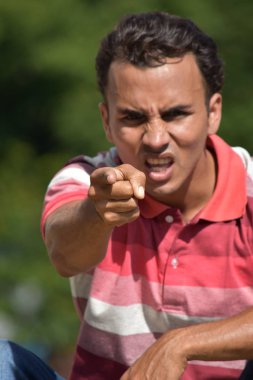 İşaret farklı bir erkek