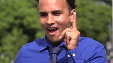 Bir fikir olan düşünme genç İspanyol iş adamı