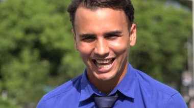 Zorbalık genç İspanyol iş adamı