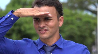 Arama veya arayan İspanyol iş adamı