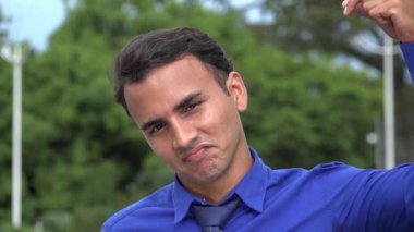 İspanyol iş adamı işaret