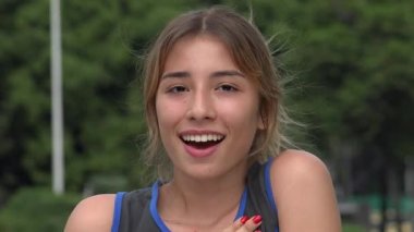 Genç Latin kız aşık