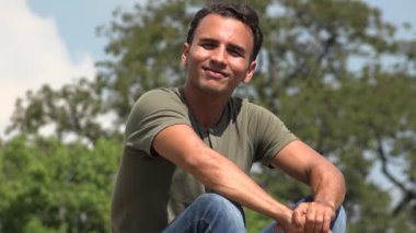 İspanyol erkek asker merak