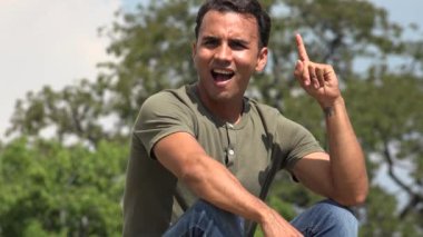 Bir fikir olan İspanyol erkek asker