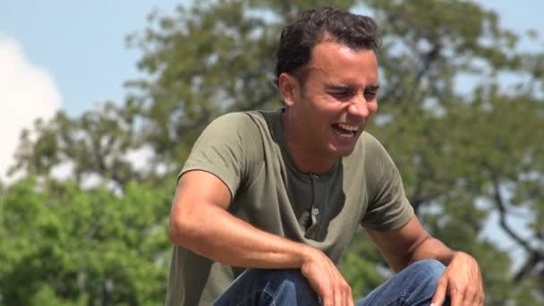Spanyol férfi katona nevetve — Stock videók