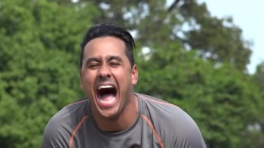 Düşünme atletik İspanyol yetişkin erkek