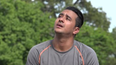 Romantik atletik İspanyol yetişkin erkek