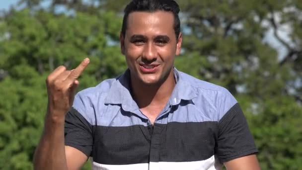 Erwachsener Hispanischer Mann — Stockvideo