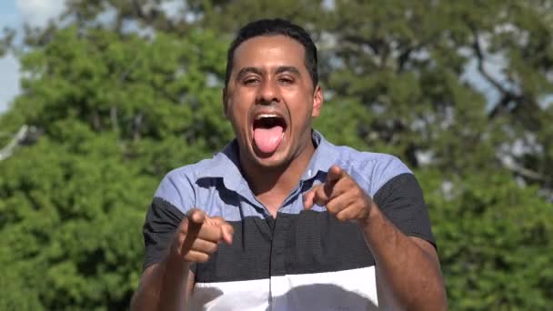 Dankbarer Erwachsener Hispanischer Mann Und Liebe — Stockvideo
