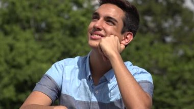 Erkek İspanyol Genç düşünme karıştı