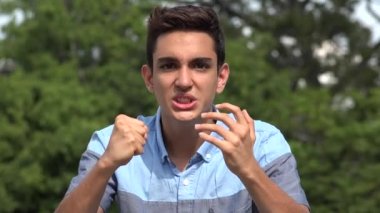 Kızgın erkek İspanyol Genç