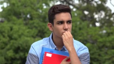 Ciddi atletik erkek İspanyol Genç