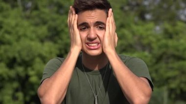 Erkek İspanyol Genç asker askere vurguladı