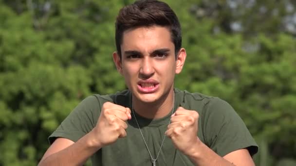 Irritado Masculino Hispânico Adolescente Soldado Recruit — Vídeo de Stock