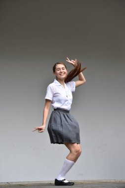 Eğlenceli ayakta olan genç