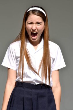 Stresli şirin Kolombiyalı genç etek giyiyor