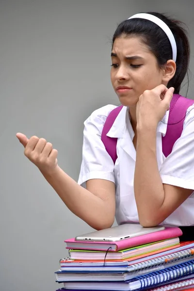 Preoccupante Carino Colombiano Ragazza Studente Indossare Uniforme — Foto Stock