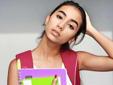 Kız öğrenci ve karışıklık