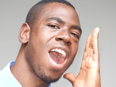 Tıraşsız bir erkek şarkı