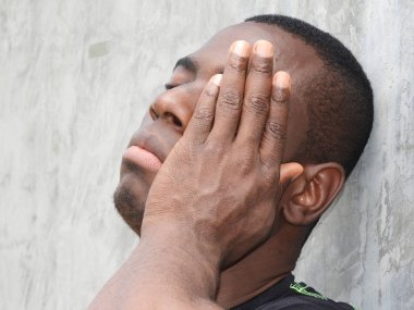 Erkek atlet ve üzüntü