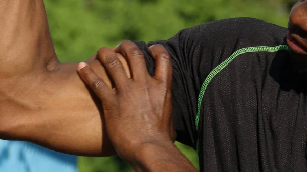 Gespierde Sportieve Mannelijke Atleet — Stockfoto