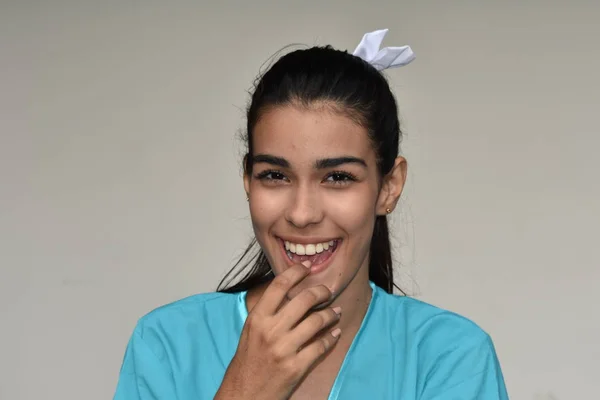 Ευτυχισμένος Ισπανόφωνος Θηλυκό Νοσοκόμα — Φωτογραφία Αρχείου