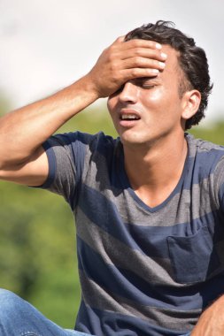 Unutkan bir yakışıklı erkek