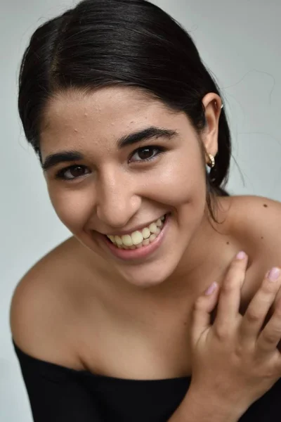 Youthful Colombian Female Smiling — Stock Photo, Image