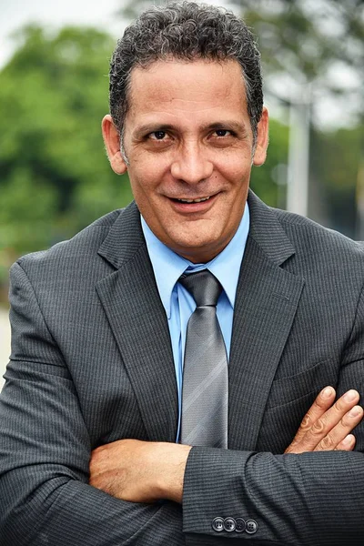 Latino Úspěšný Podnikatel Sobě Oblek Kravatu — Stock fotografie