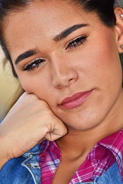 Güzel bir kadın karar