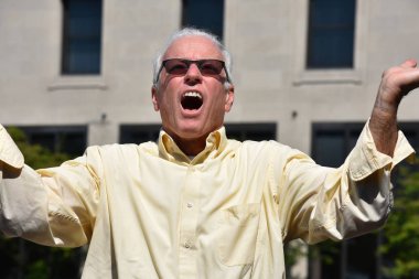 Eski üst düzey Büyükbaba vurguladı