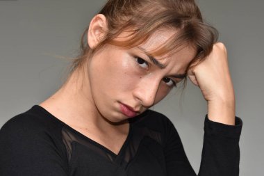 Çeşitli genç kız ve endişe