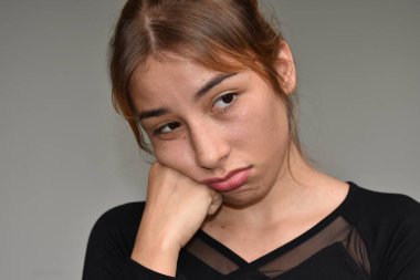 Farklı kız ve karışıklık