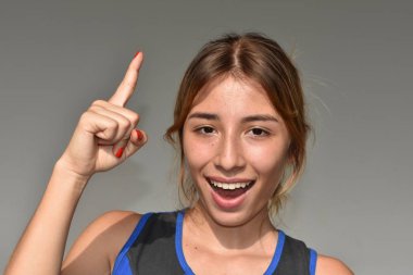 Bir fikir olan sevimli genç erkek